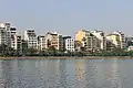 Immeubles cossus du quartier Quang An, rive Est du lac de l'Ouest.