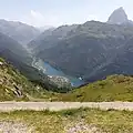 Vue plongeante sur le lac de Fabrèges