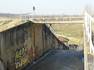 Partie haute du déversoir.