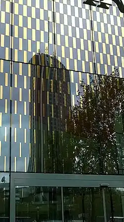 Reflet de l'hôtel Hyatt (Concorde-Lafayette).