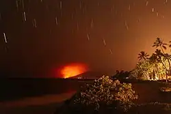 Cette photo a été prise de Wailea, au sud de Maui, pendant la nuit.
