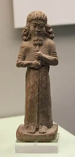 Statuette en terre cuite d'un lahmu. Ninive, British Museum.