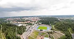 Le stade vu des tremplins.