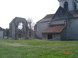 Reste de l'ancienne nef.