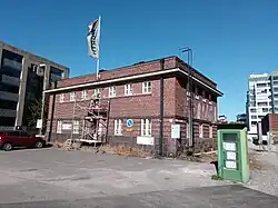 Bâtiment de direction du port.