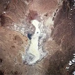 Le lac Poopó, cuvette salée à 3&nbsp;686&nbsp;m d'altitude, en Bolivie