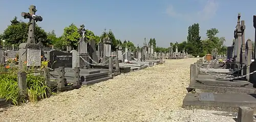 Le cimetière ancien.
