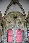 L'église Notre-Dame : le portail ouest.