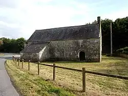 Façade nord de la chapelle Saint-Houarno.
