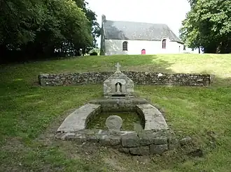 Chapelle Saint-Servais et fontaine.