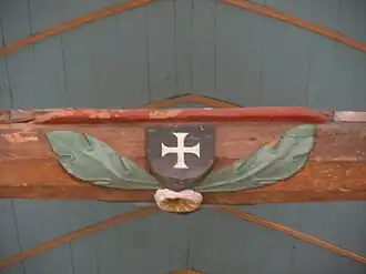 L'écu de la famille de Saint-Pezran, sur l'un des entraits.