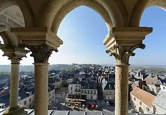 La vieille ville perchée de Laon vue de la cathédrale.