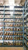 Musée Larco - Quelques-unes des 38 000 céramiques dans la réserve.