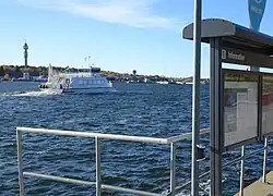 Le M/S Sofia quitte la jetée de Larsberg.