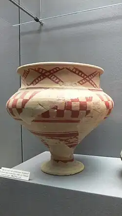 Vase de type « sub-géométrique héraultais » produit dans la moyenne vallée de l'Hérault. Trouvé à Lattes. 300-275 av. J.-C.