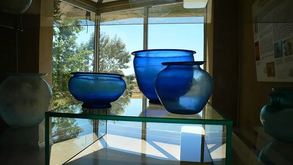 Vases en verre.