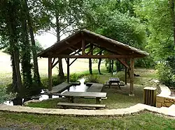 Lavoir sur l'Eyraud à Saint-Jean-d'Eyraud.