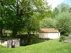 Le lavoir d'Houdouenne.