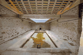 L'intérieur du lavoir.
