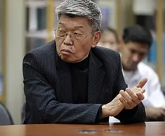 Lavrenti Son, dramaturge, l'un des rares à avoir écrit en Koryo-mar&nbsp;(en)