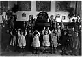 Leçon de gym réalisée par élève Tissié de Bellocq Basses-Pyrénées (1903-1913).