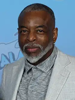 Description de l'image LeVar Burton Photo Op GalaxyCon Raleigh 2023.jpg.