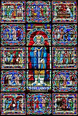 Photographie montrant un détail du vitrail représentant Saint Julien à la cathédrale du Mans