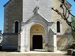 Le porche de l'église.