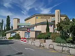 Description de cette image, également commentée ci-après