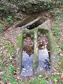 Quatre sarcophages gallo-romains.