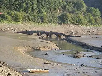 Vieux pont des Ouillères.