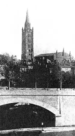 Le clocher depuis le Pont-Neuf