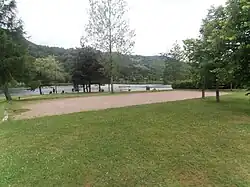 Le lac : baignade, activités nautiques, pêche