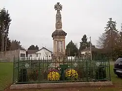 Le monument aux morts d'Épineuil-le-Fleuriel