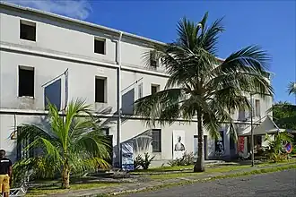 Le musée de Mayotte, ancienne caserne fondée en 1845.