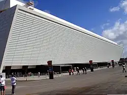 Écran LED côté Est, considéré comme le plus grand au monde