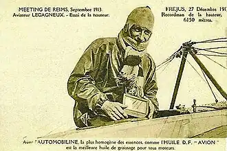 Georges Legagneux pilotant son avion.