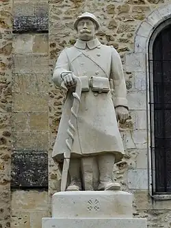La statue du poilu.
