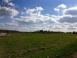 Depuis l'ancien chemin de fer.