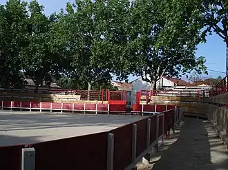 Les arènes de Beauvoisin après réfection en 2007.