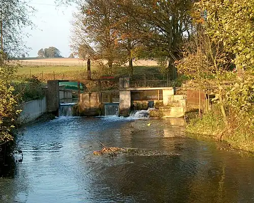 Les vestiges du moulin de Bihécourt.