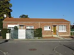 Des habitations basiques rénovées.