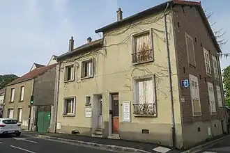 L'église Biblique Baptiste et les salles de prières salles de musulmane.