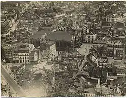 vue générale :rue de Paris au premier plan