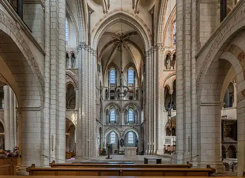 Le transept.