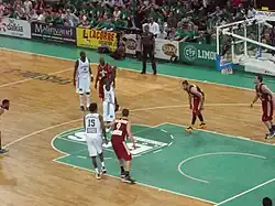 Jeter aux lancers-francs