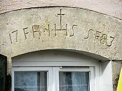 Linteau, daté de 1783.