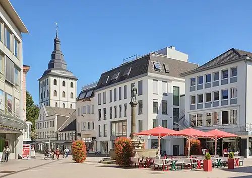 Lange Straße - Fontaine Bernard - Église Saint-Jacques&nbsp;(de).