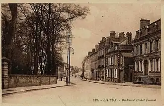 Le boulevard Herbet-Fournet sur une carte postale de la fin du XIXe ou du début du XXe&nbsp;siècle.