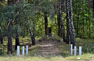 Mémorial au massacre des juifs classé.